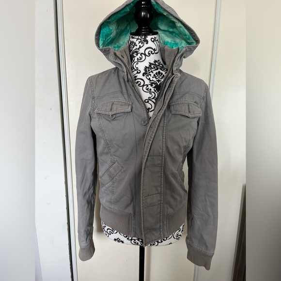 TNA Jacket - Picture 2 of 16